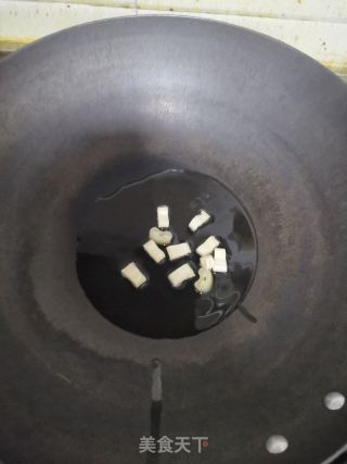 腊肠炒饭的做法步骤：4