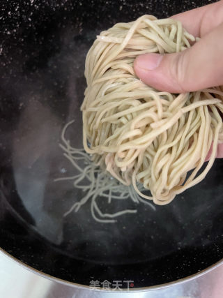 番茄牛腩面的做法步骤：17