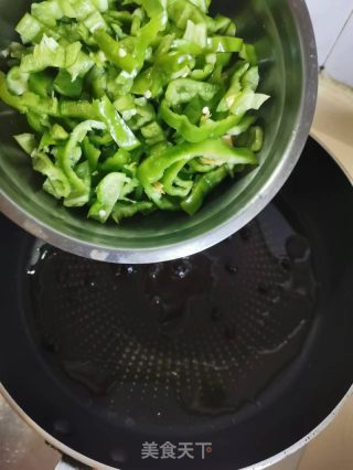 豆豉大葱炒辣椒的做法步骤：6