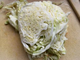 胡萝卜卷心菜拌海参的做法步骤：2