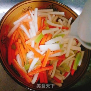 酸辣萝卜条的做法步骤：4