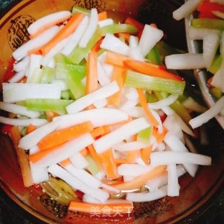 酸辣萝卜条的做法步骤：7