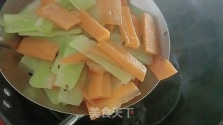 素炒莴笋的做法步骤：2