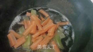 素炒莴笋的做法步骤：4