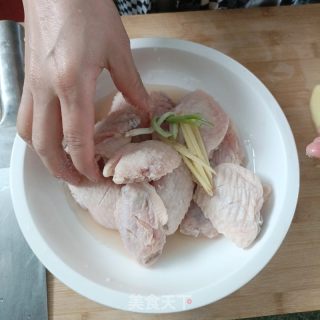 可乐鸡翅的做法步骤：2