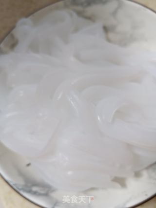 香辣豌豆凉粉的做法步骤：1