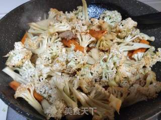 肉片炒花菜的做法步骤：3