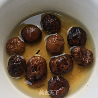 菌菇烧草鸡的做法步骤：3
