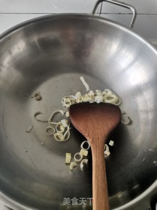 牛肉辣白菜炒年糕的做法步骤：8