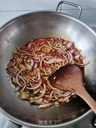 牛肉辣白菜炒年糕的做法步骤：10