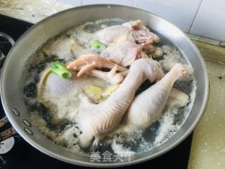 一品清炖土鸡的做法步骤：1