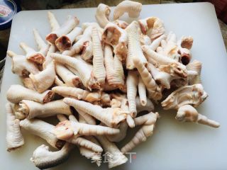 柠檬鸡爪的做法步骤：1