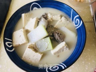 冬瓜鲫鱼炖豆腐的做法
