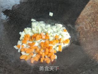 三丁炒米饭的做法步骤：3
