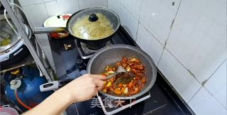 土豆片溜肥肠的做法步骤：3