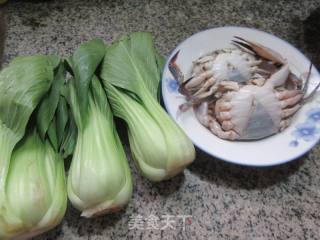 螃蟹炒青菜的做法步骤：1