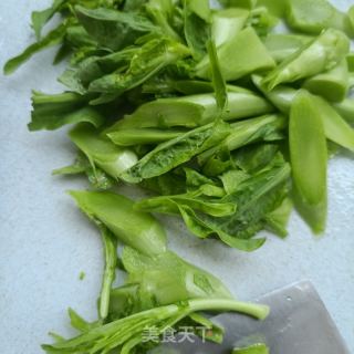 莴笋嫩芽拌鸡蛋的做法步骤：2