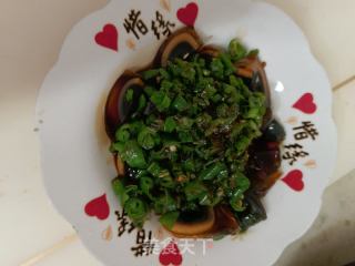 烧椒拌皮蛋的做法