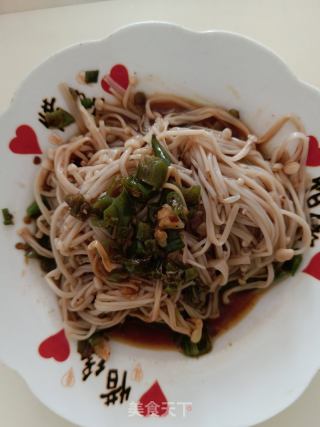 青椒拌金针菇的做法步骤：5