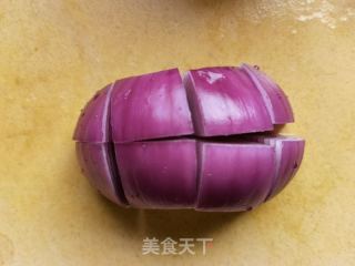荷兰黄瓜拌洋葱的做法步骤：1
