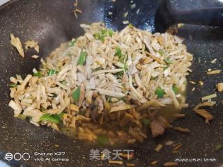 黄花菜炒肉片的做法步骤：6