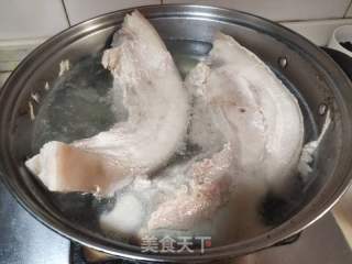 头菜蒸扣肉的做法步骤：1
