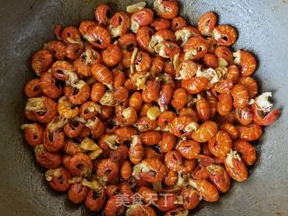 火鸡蒜蓉辣酱炒龙虾尾的做法步骤：6