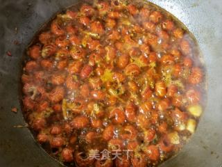 火鸡蒜蓉辣酱炒龙虾尾的做法步骤：9