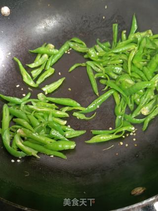青椒丝炒鸡蛋的做法步骤：3