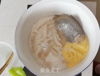 三合面枣馒头的做法步骤：3