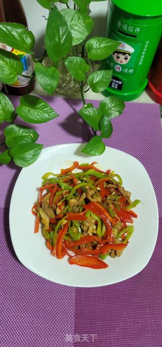 青红椒炒肉丝的做法