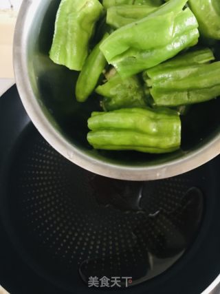虎皮泡泡椒的做法步骤：3