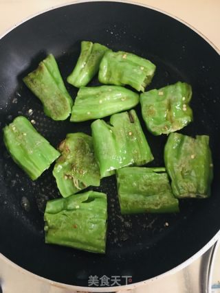 虎皮泡泡椒的做法步骤：4