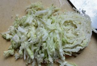 卷心菜木耳拌瘦肉的做法步骤：1
