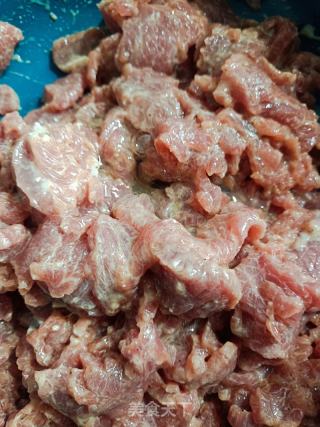 双椒炒牛肉的做法步骤：3