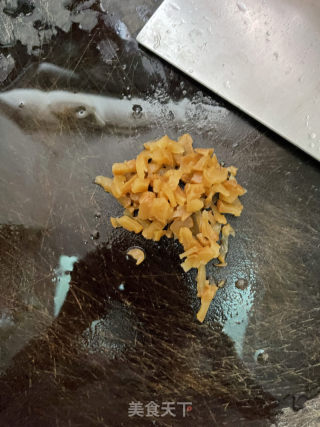 豆角炒火腿肠丁的做法步骤：2