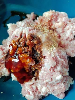 双色猪肉馅饺子的做法步骤：1