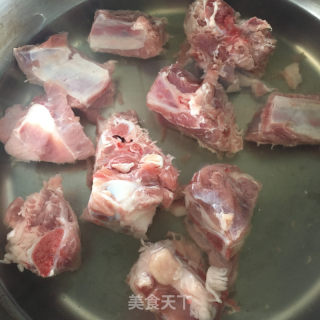苦菜煲排骨的做法步骤：3