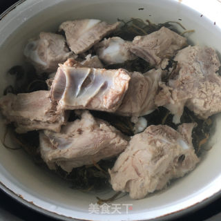 苦菜煲排骨的做法步骤：5