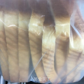 鸡蛋蔬果三明治的做法步骤：1