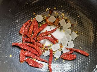 卤五花肉卷的做法步骤：7