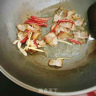 荷兰豆炒腊肉的做法步骤：6