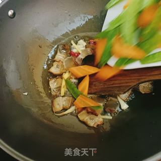 荷兰豆炒腊肉的做法步骤：7
