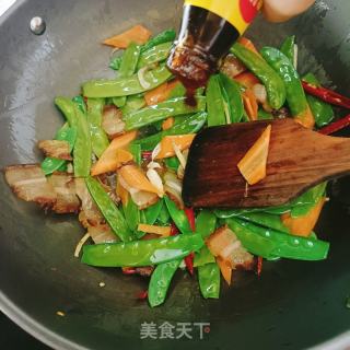 荷兰豆炒腊肉的做法步骤：8