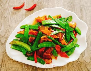 荷兰豆炒腊肉的做法步骤：12
