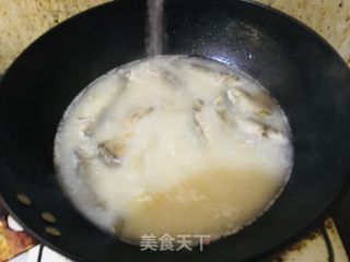 野生小鲫鱼汤的做法步骤：7