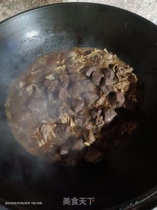 姜丝焖鸭肉的做法步骤：7