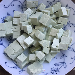麻婆绿豆豆腐的做法步骤：1