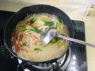 西红柿青菜面的做法步骤：3