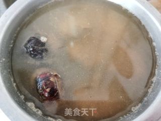 银耳莲子百合马蹄汤水的做法步骤：3